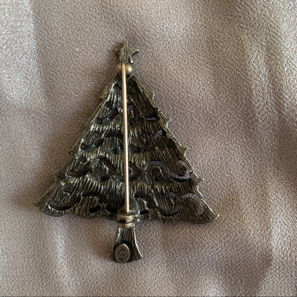 Christmas Tree Pin - Picture 4 of 5